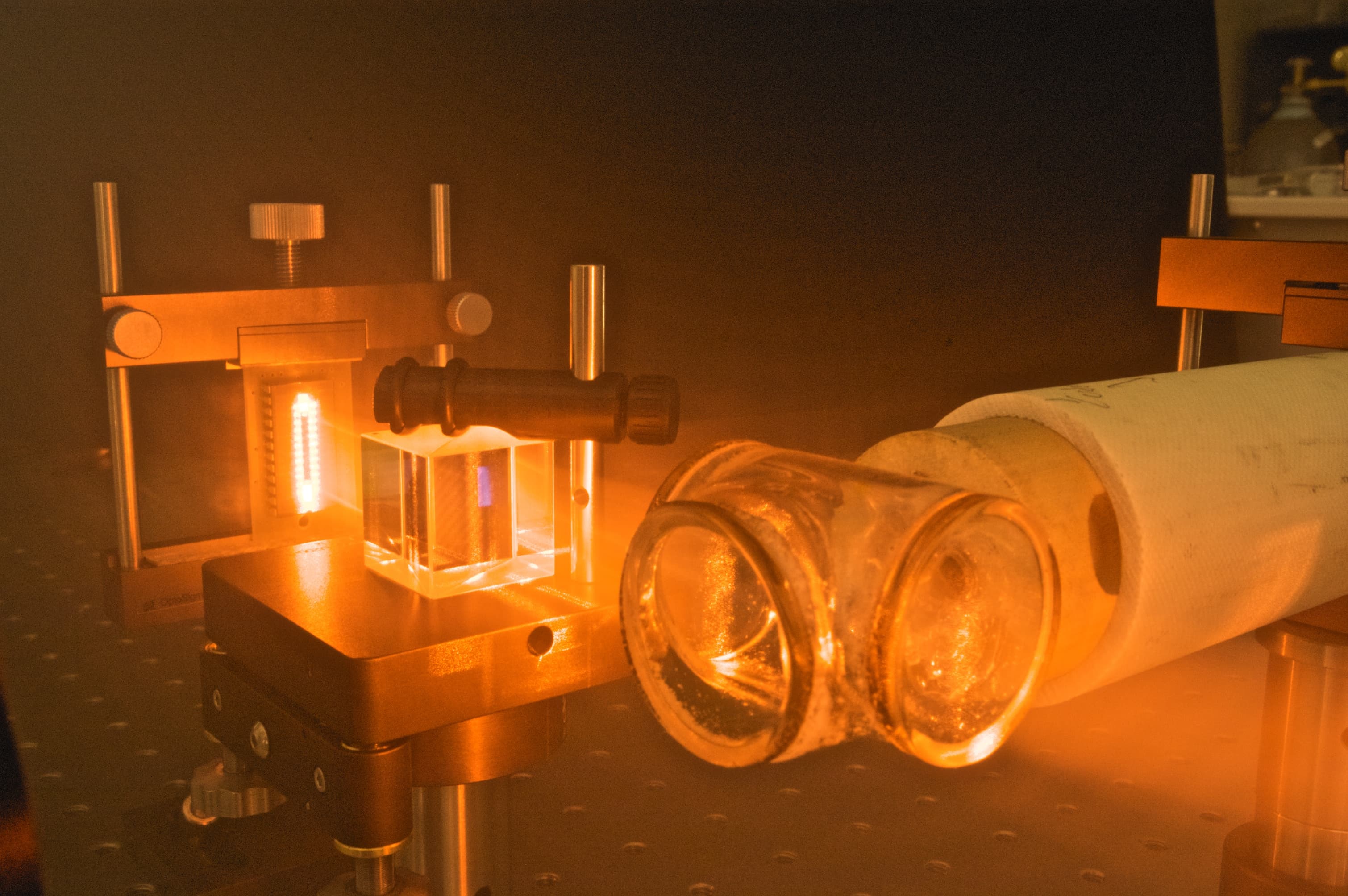 A SERF atomic magnetometer in a lab, laser light, optics, and a glass vapor cell