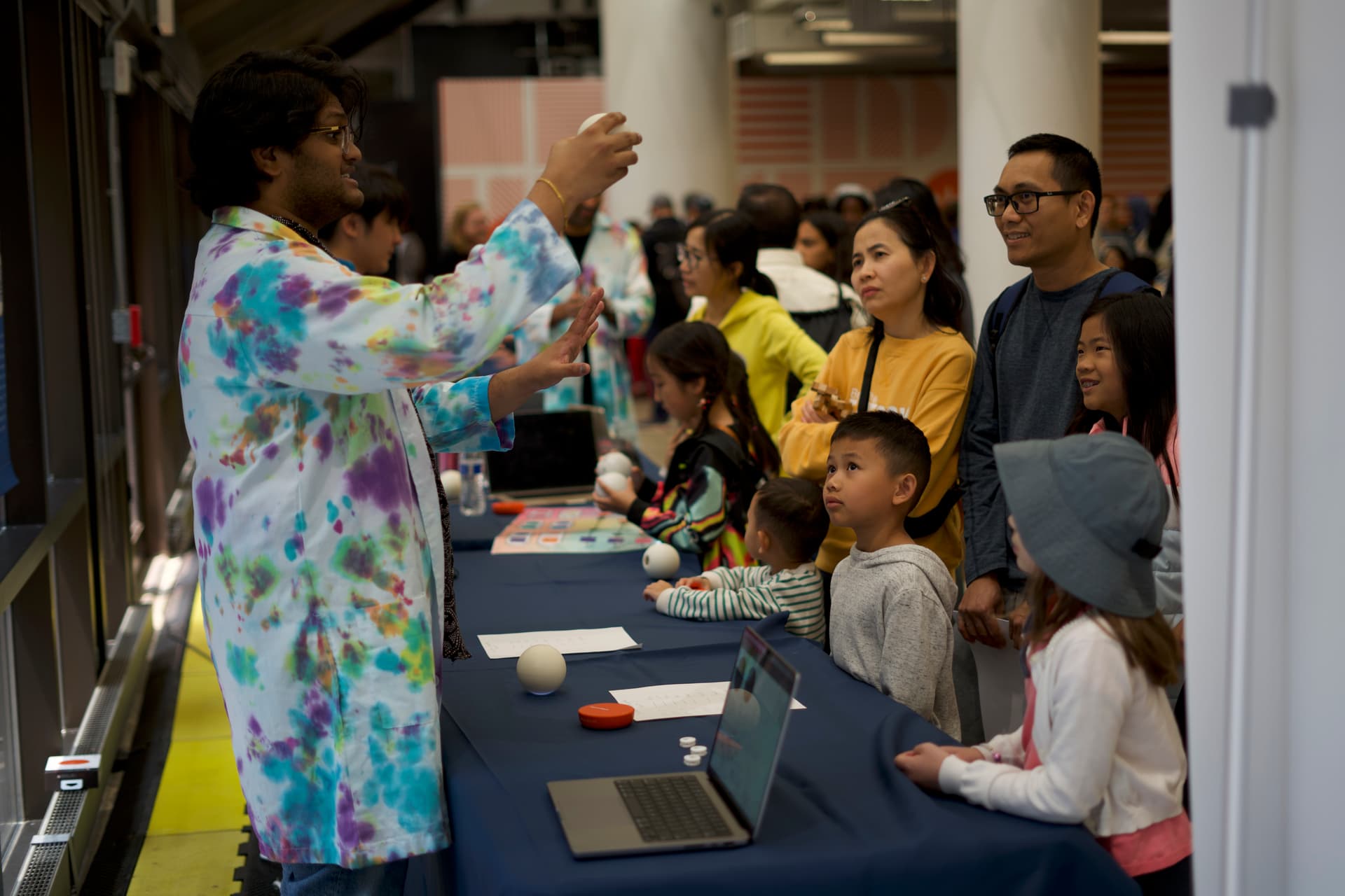 Children exploring quantum concepts with Qubi